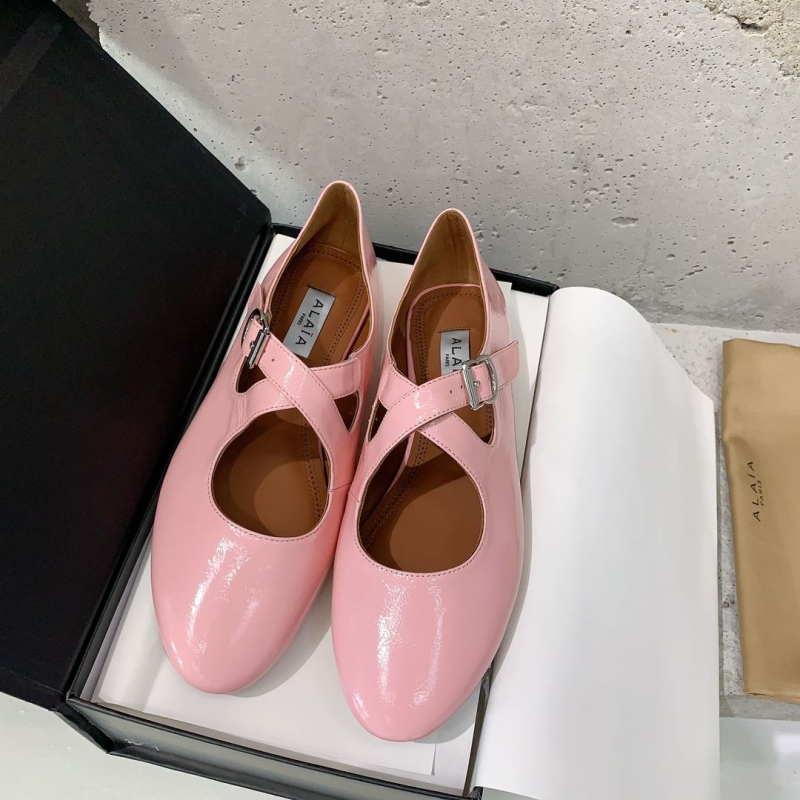 Other flat shoes